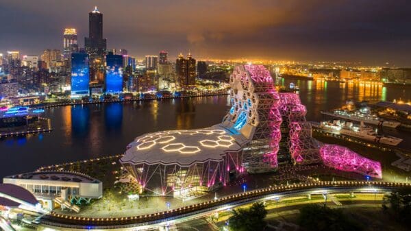旅行台灣首選高雄　海內外網紅、藝人、觀光客激推稱讚