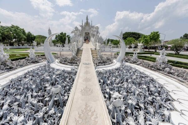 2023泰國自由行｜清邁必訪聖地 泰北白廟一起朝聖！