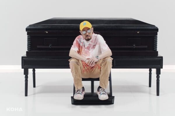 MC HotDog熱狗真「髒藝術家」，拍MV穿上半年沒洗的舊戰衣，直呼超噁！