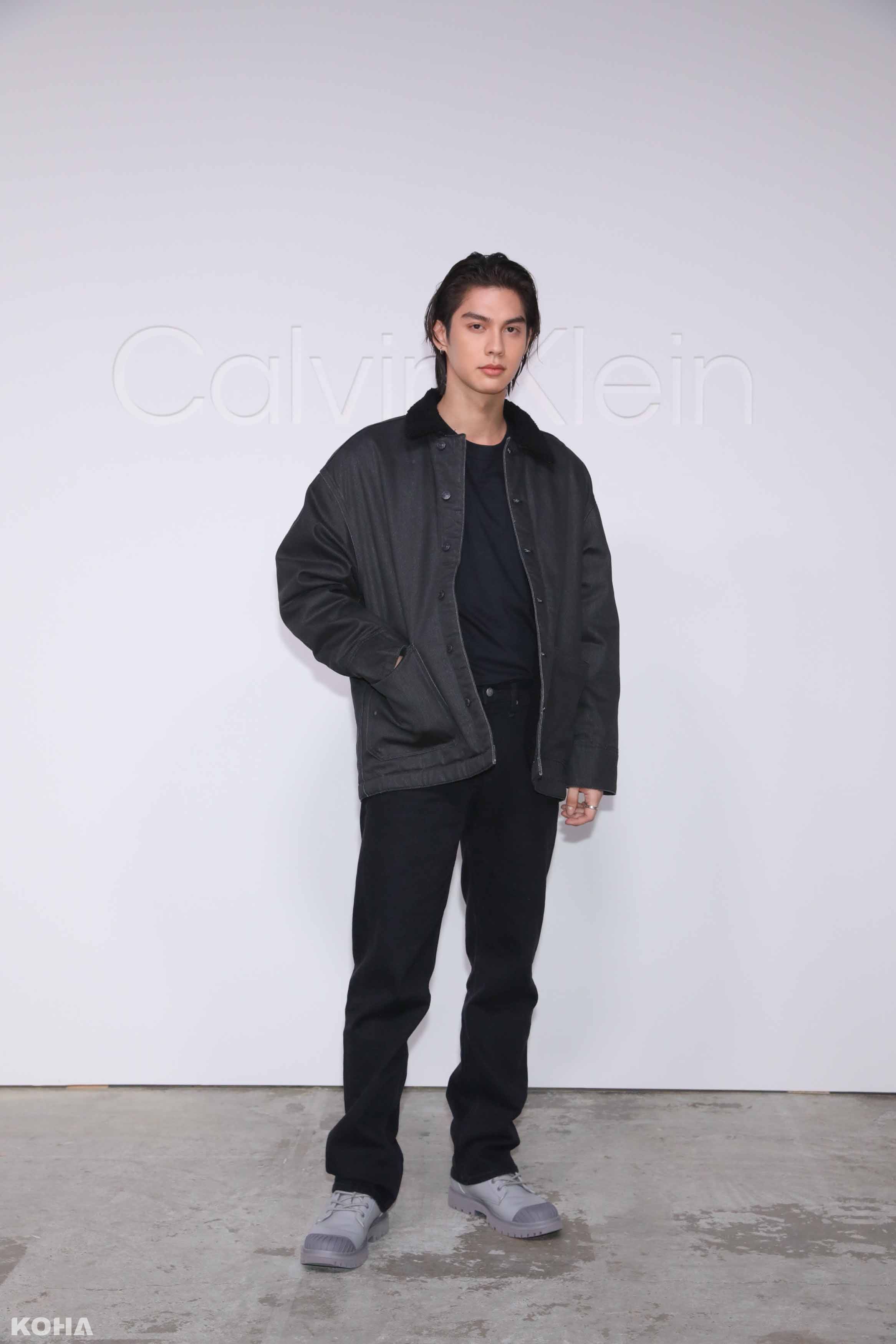 瓦奇拉維特·奇瓦雷Bright Vachirawit穿著Calvin Klein秋季系列造型現身品牌的時尚和音樂之夜一