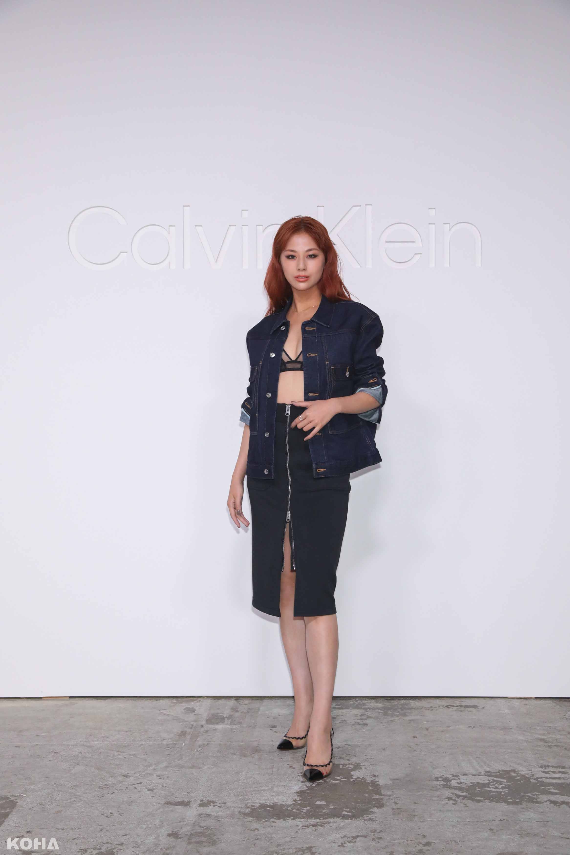 西內瑪麗亞Nishiuchi Mariya穿著Calvin Klein標誌性丹寧套裝現身品牌的時尚和音樂之夜