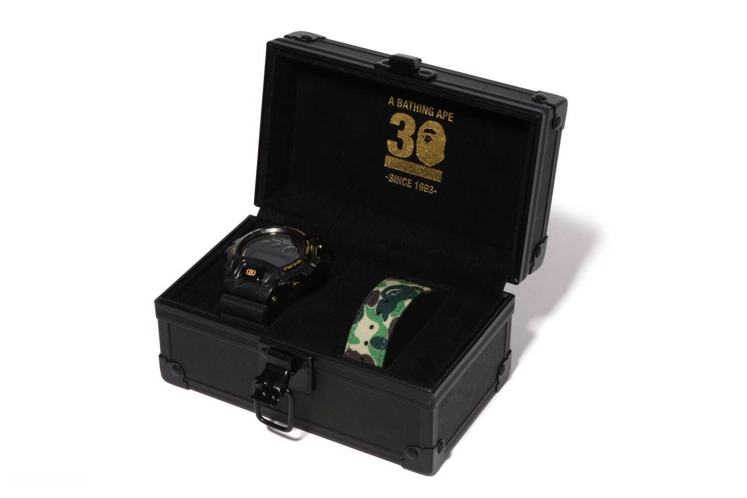G-SHOCK與A BATHING APE推出聯名手錶：迷彩塗裝與金屬錶框成矚目焦點