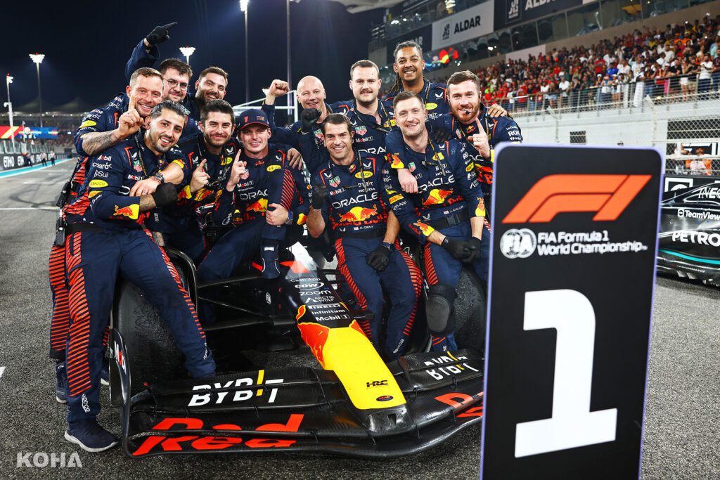 圖5 Max Verstappen今年度駕駛RB19奪下近乎完美的賽績，他也感謝Red Bull團隊的協力合作。來源：Red Bull