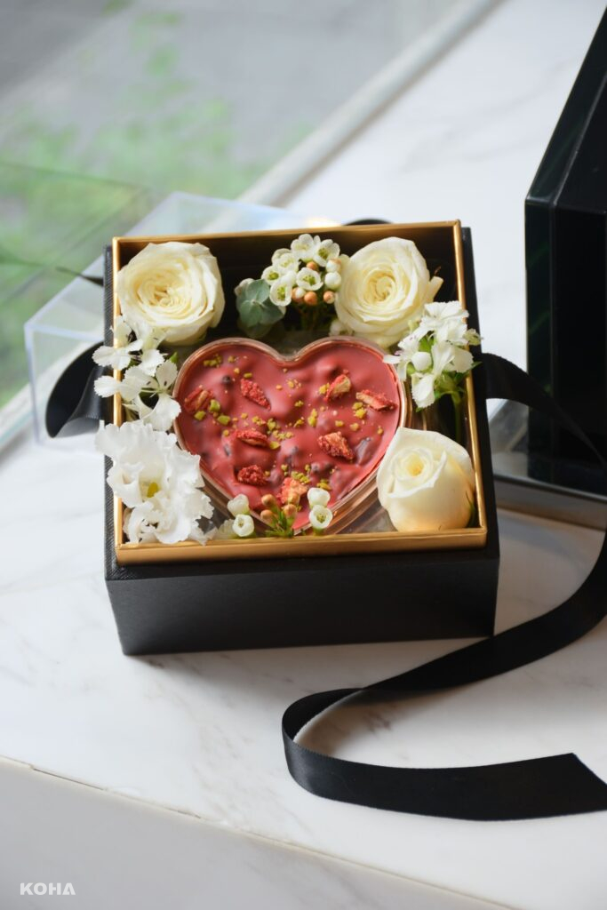 情人節「真金真銀，真心真意」 雙月份禮盒套餐，2月黑巧克力禮盒 rotated