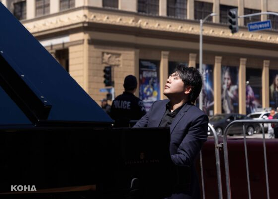 世界頂級鋼琴家郎朗摘星好萊塢，華人之光閃耀星光大道