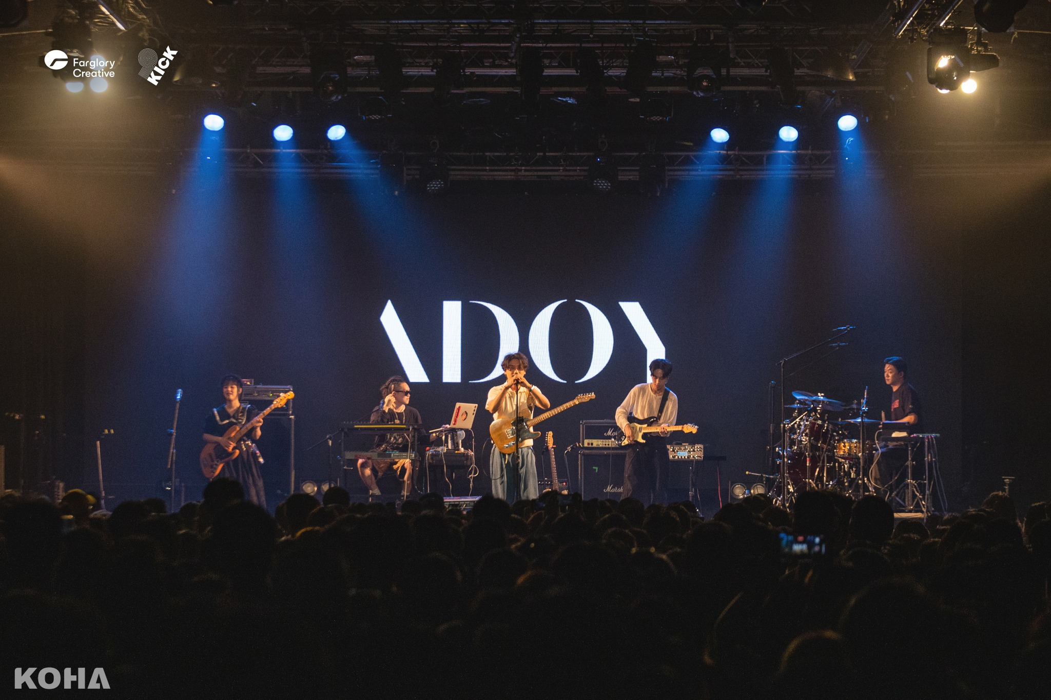 ADOY 為 2016 年於首爾成軍的 Synth pop 樂團，團名由主唱的貓「YODA」之名反轉而來。 1 1