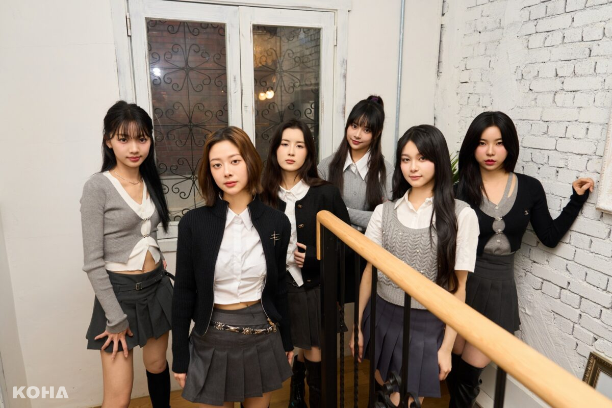 GENBLUE幻藍小熊成員左起：采甄、XXIN、毓、Nico、許媛媛、Ayeon
