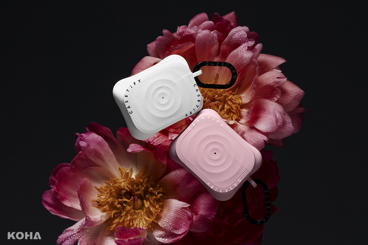 圖2. 除了波紋手機殼外，CASETiFY 亦以花卉為主題推出白色及櫻草粉兩色的 AirPods Pro 保護殼
