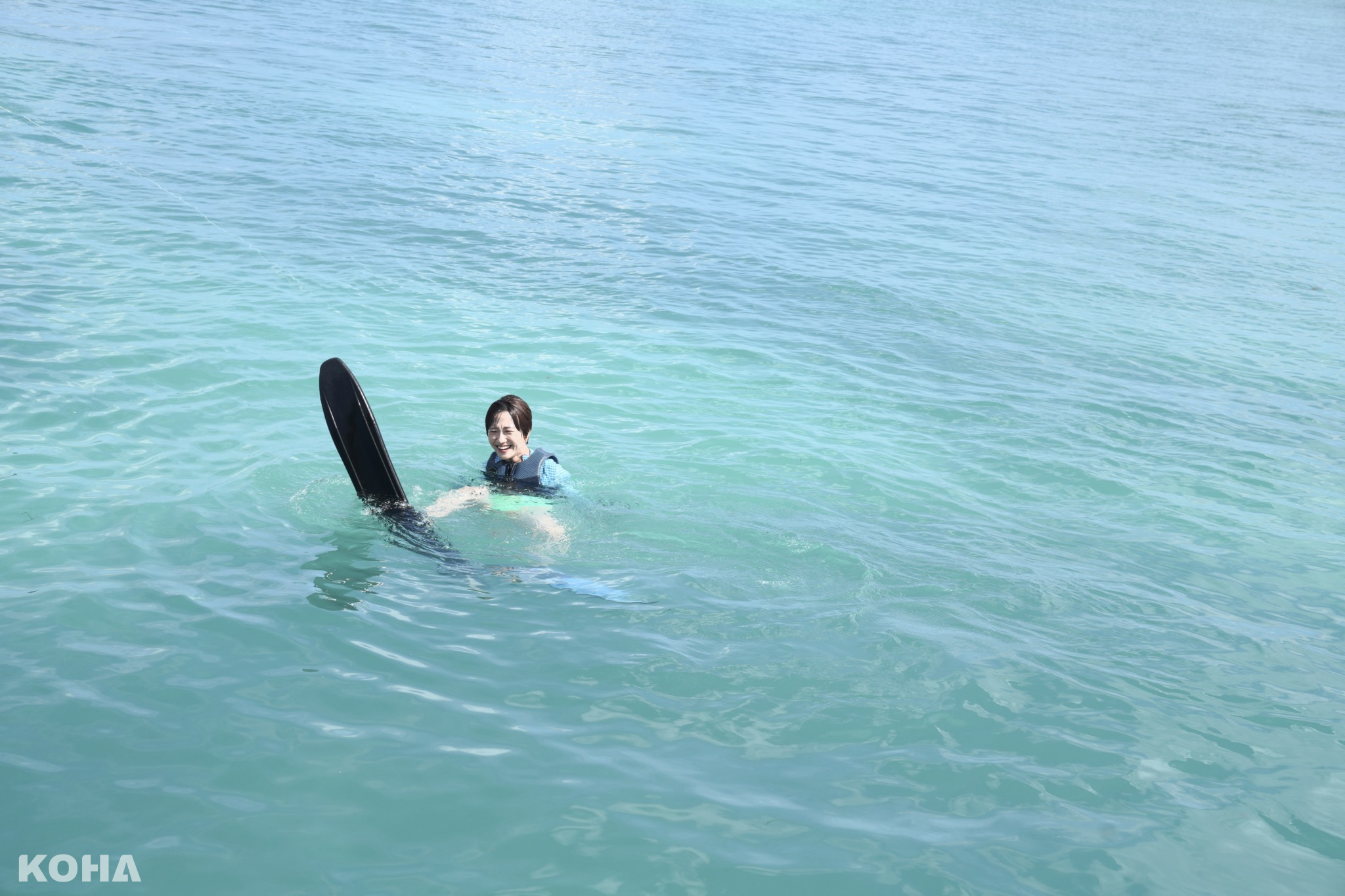 圖6. Lulu 黃路梓茵在 Club Med 康隆尼角，挑戰滑水、獨木舟等多樣水上運動