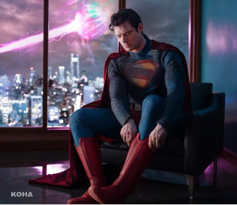 重啟版《超人：傳承》首度曝光新超人定裝照　經典「紅內褲」回來了