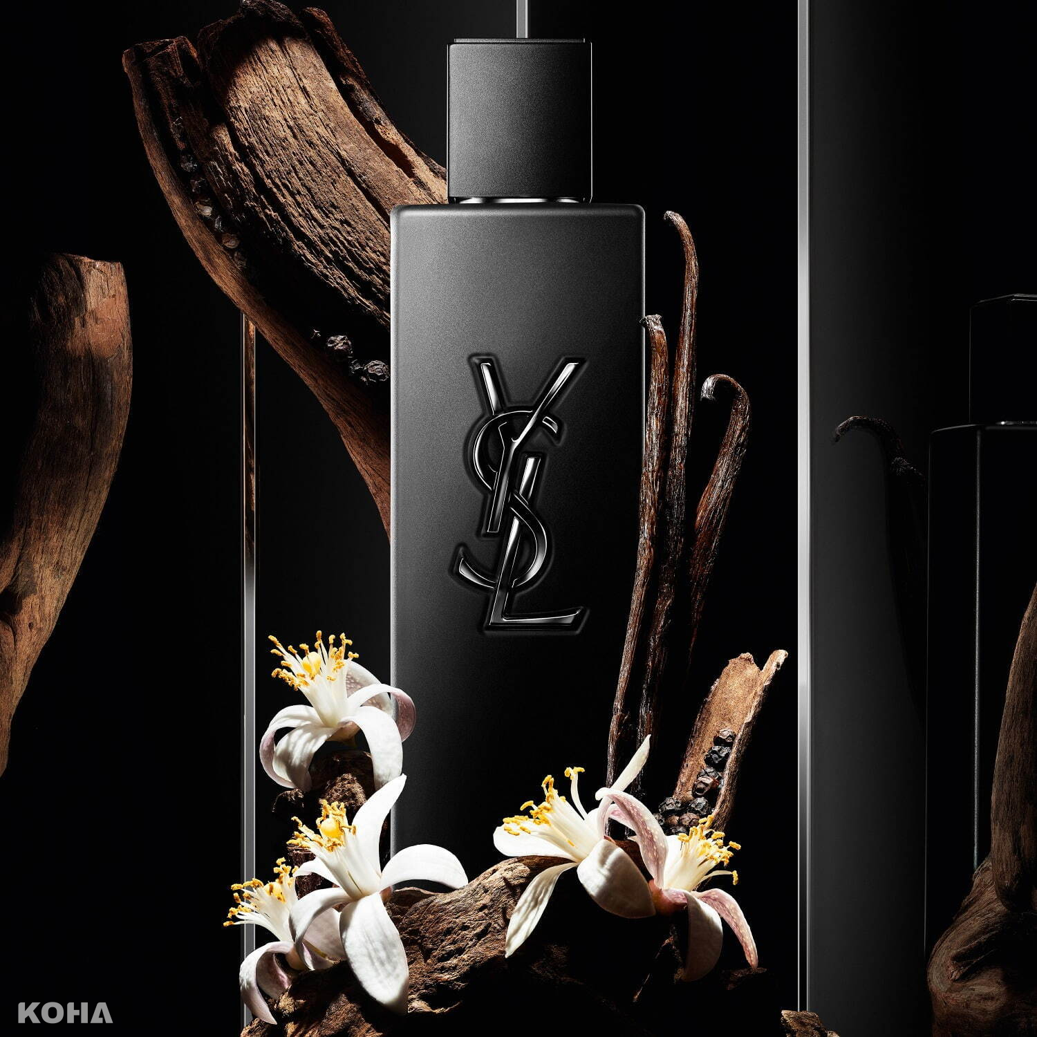 Yves Saint Laurent「MYSLF」2024秋季男香，辛辣黑胡椒搭配香草木質花香